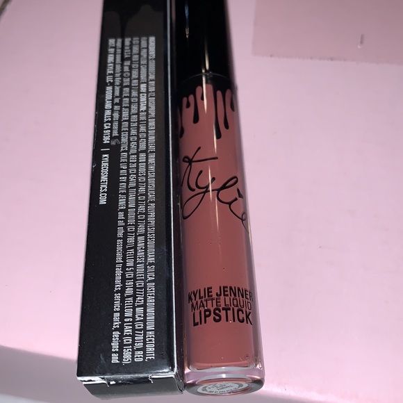 Kylie Jenner Matte Liquid Lipstick - Picture 6 of 7